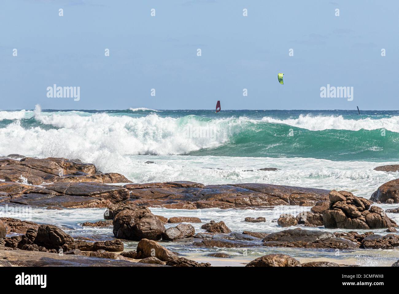 Surf intensif sur l'océan Indien à Prevelly, région de Margaret River, comté d'Augusta dans la région SW de l'Australie occidentale WA Banque D'Images