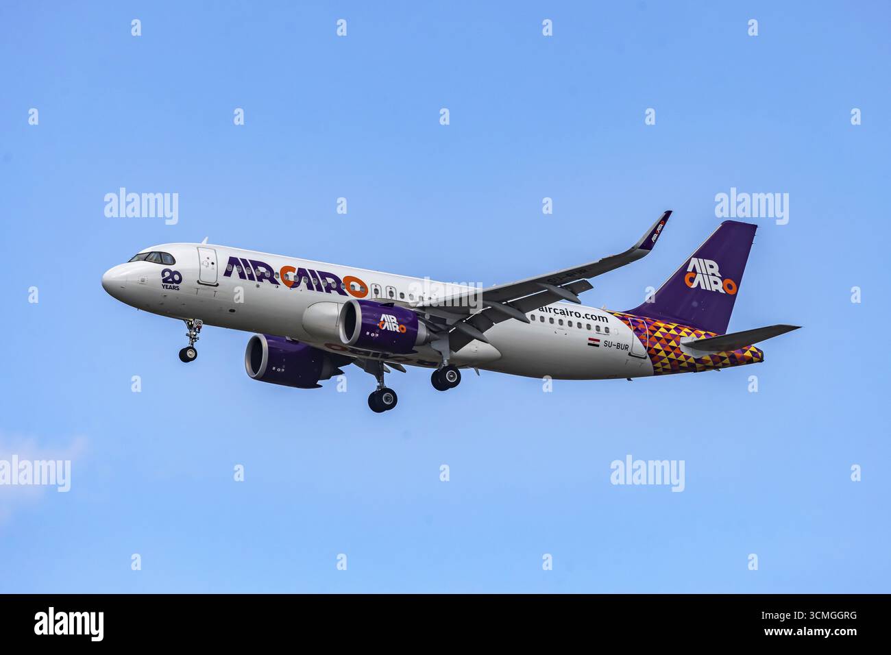 Avion approchant de l'aéroport de Stuttgart. Immatriculation des aéronefs : su-BUR, Air Cairo, Airbus A320neo. Stuttgart, Bade-Wuerttemberg, Allemagne Banque D'Images