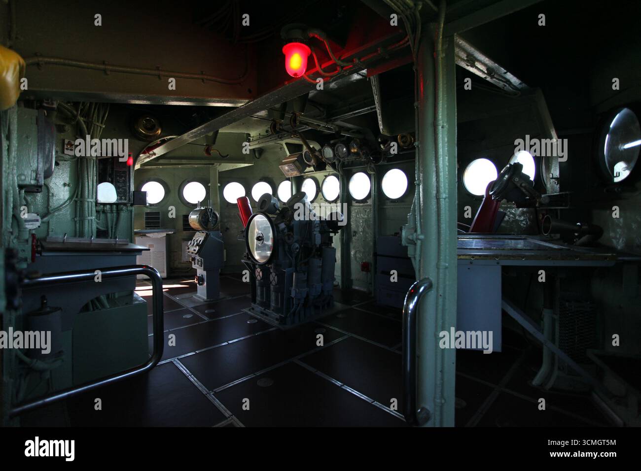Vue du pont de contrôle à bord de l'USS North Carolina (BB-55) Banque D'Images