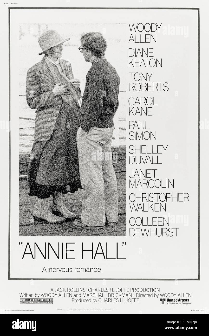 Annie Hall (1977) réalisé par Woody Allen et mettant en vedette Diane Keaton, Woody Allen et Tony Roberts. Une comédie romantique retraçant la relation névrotique entre un comédien New-yorkais et une femme libre d'esprit qui a redéfini le genre avec son esprit et son innovation. Photographie d'une affiche américaine originale de 1977 À USAGE ÉDITORIAL EXCLUSIF. Crédit : BFA / United Artists Banque D'Images