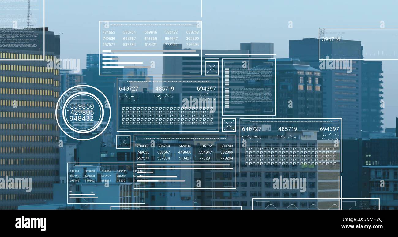 Affichage de superpositions d'interface utilisateur numérique translucides sur l'horizon de l'entreprise dans le quartier des affaires, avec des graphiques Banque D'Images