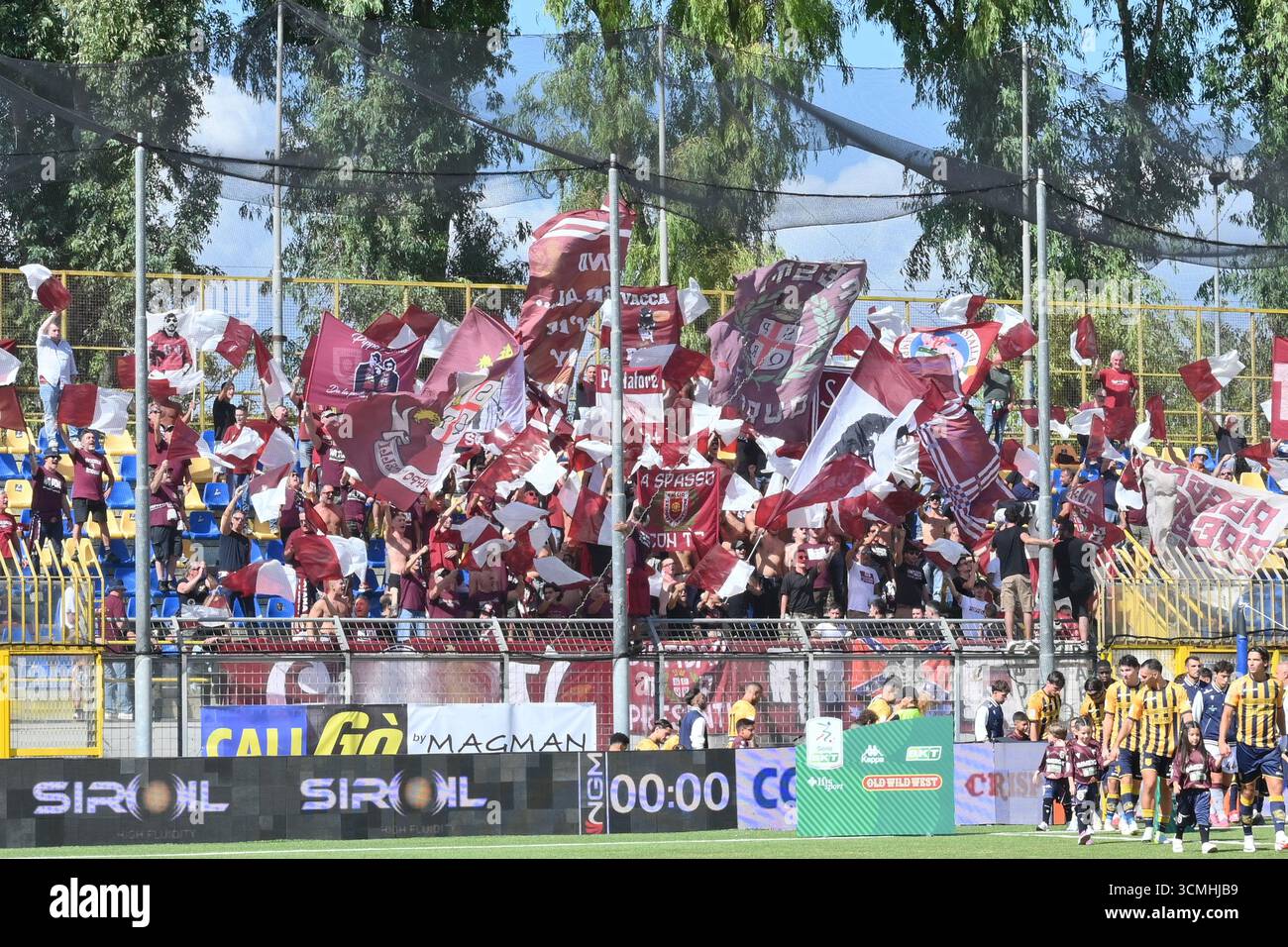 Castellamare Di Stabia, Italie. 13 septembre 2025. 9/13/2025 la courbe des fans de l'AC Reggiana 1919 lors de la Serie BKT entre SS Juve Stabia vs AC Reggiana 1919 au stade Romeo menti le 13 septembre 2025 à Castellamare di Stabia, Italie. (Photo par Agostino Gemito/Pacific Press/Sipa USA) crédit : Sipa USA/Alamy Live News Banque D'Images