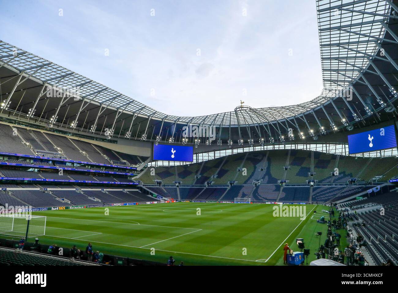 Londres, Royaume-Uni. 16 septembre 2025. Vue générale du stade et du terrain avant le match Tottenham Hotspur FC contre Villarreal CF Champions League Round One au Tottenham Hotspur Stadium, Londres, Royaume-Uni le 16 septembre 2025 crédit : Katie Chan/Every second Media crédit : Every second Media/Alamy Live News Banque D'Images