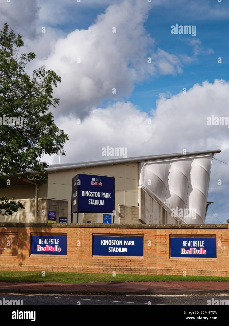 Le stade de rugby unio Kingston Park accueille les Newcastle Red Bulls, anciennement Newcastle Falcons. Banque D'Images
