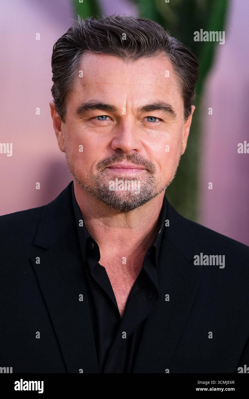 Londres, Royaume-Uni. 16 septembre 2025. Leonardo DiCaprio vu lors de la première londonienne d'une bataille après l'autre. Crédit photo : Julie Edwards./Alamy Live News Banque D'Images