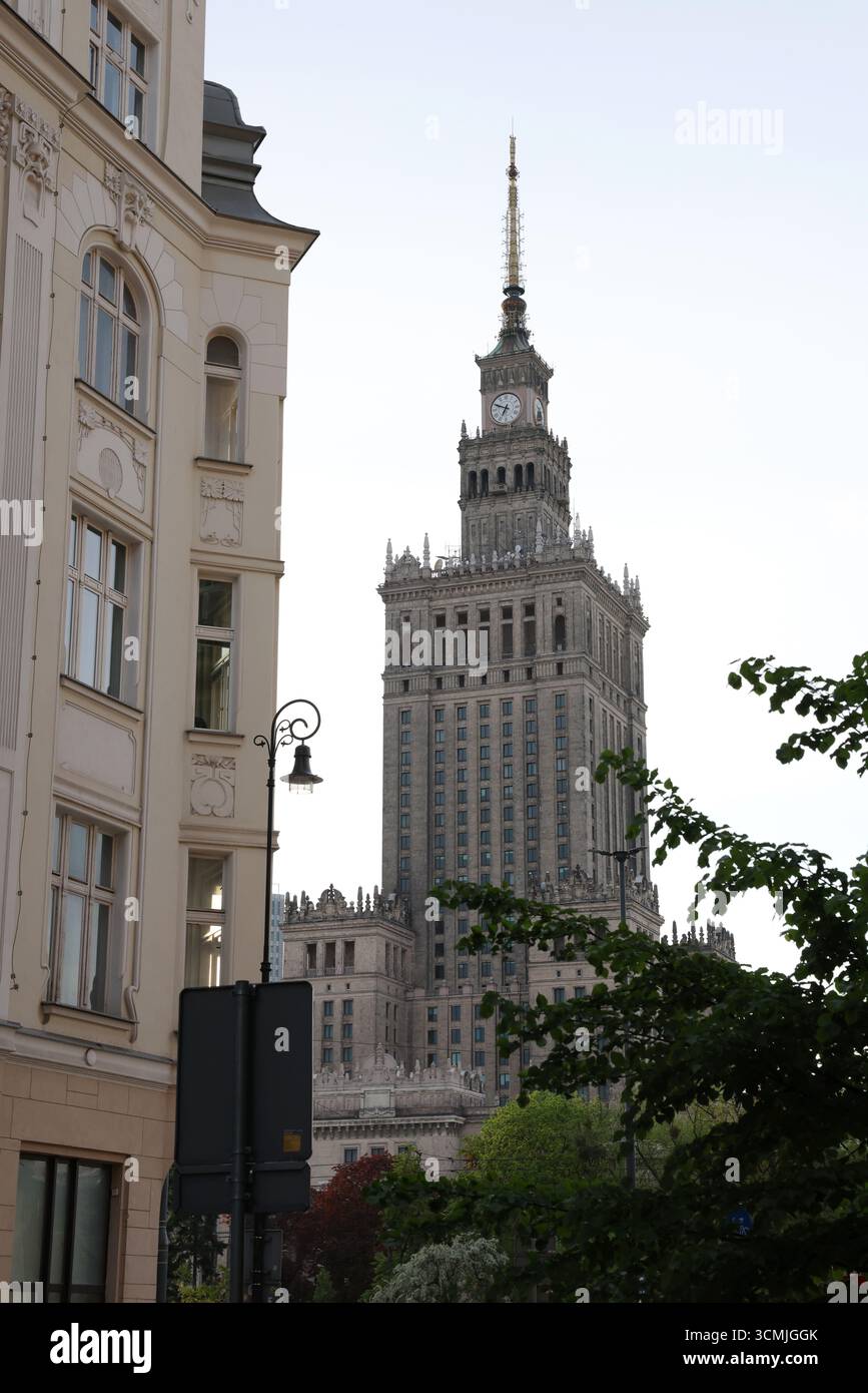 Varsovie historique - Palais de la culture et architecture résidentielle élégante, patrimoine de la ville Banque D'Images