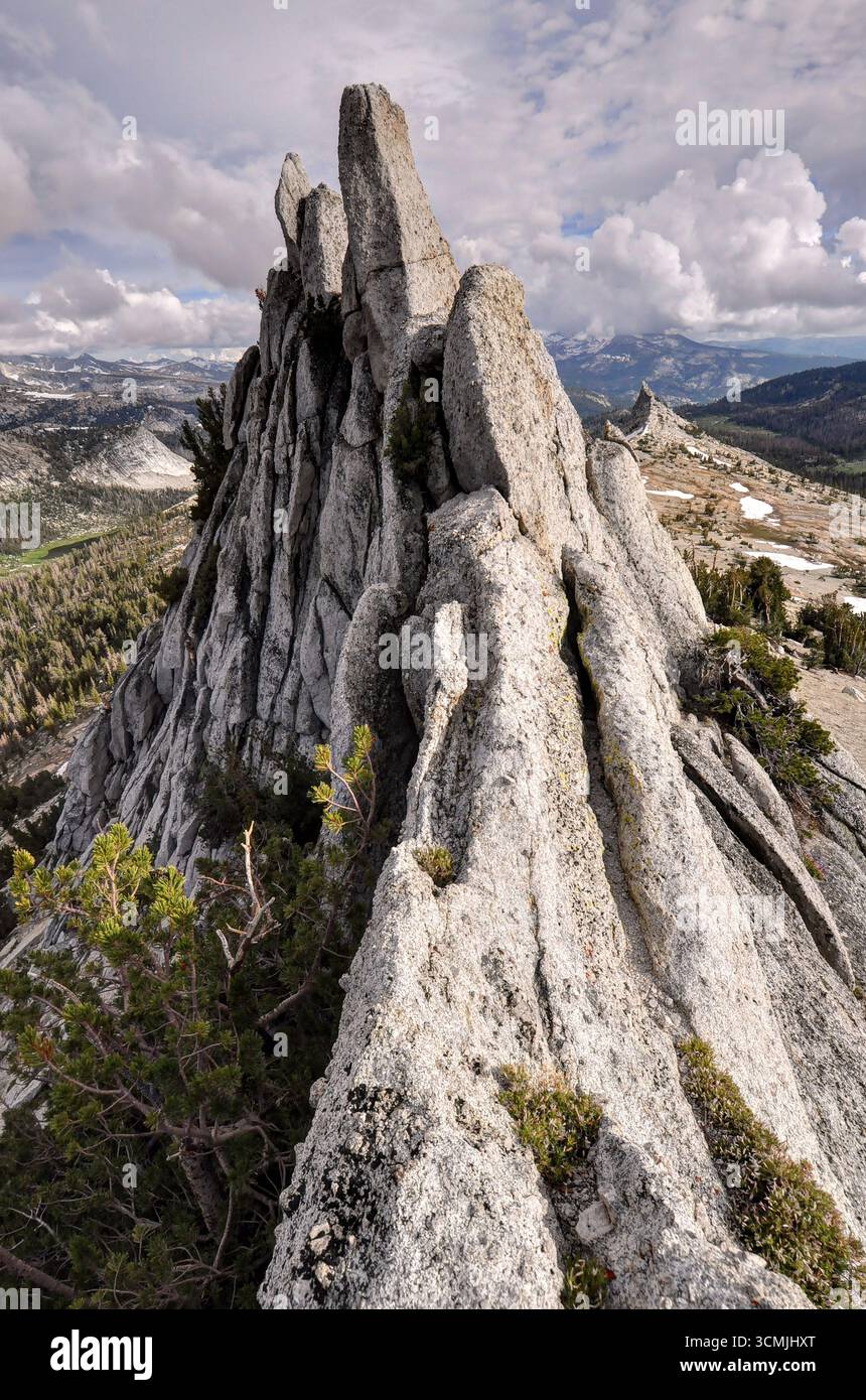 Gros plan du sommet des Pinnacles de Tresidder Peak, parc national de Yosemite, Californie, États-Unis Banque D'Images