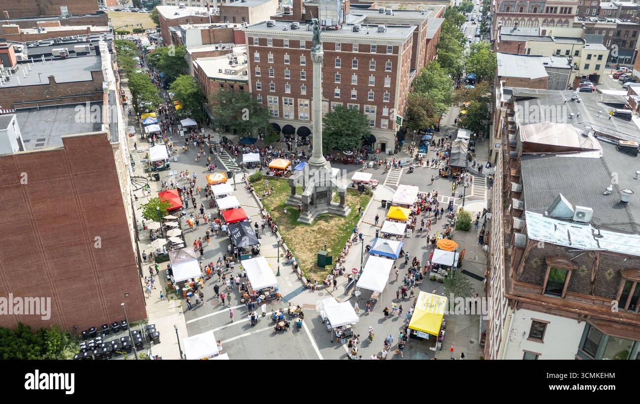 Monument Square, Troy Waterfront Farmers Market, Troy, NY, États-Unis Banque D'Images