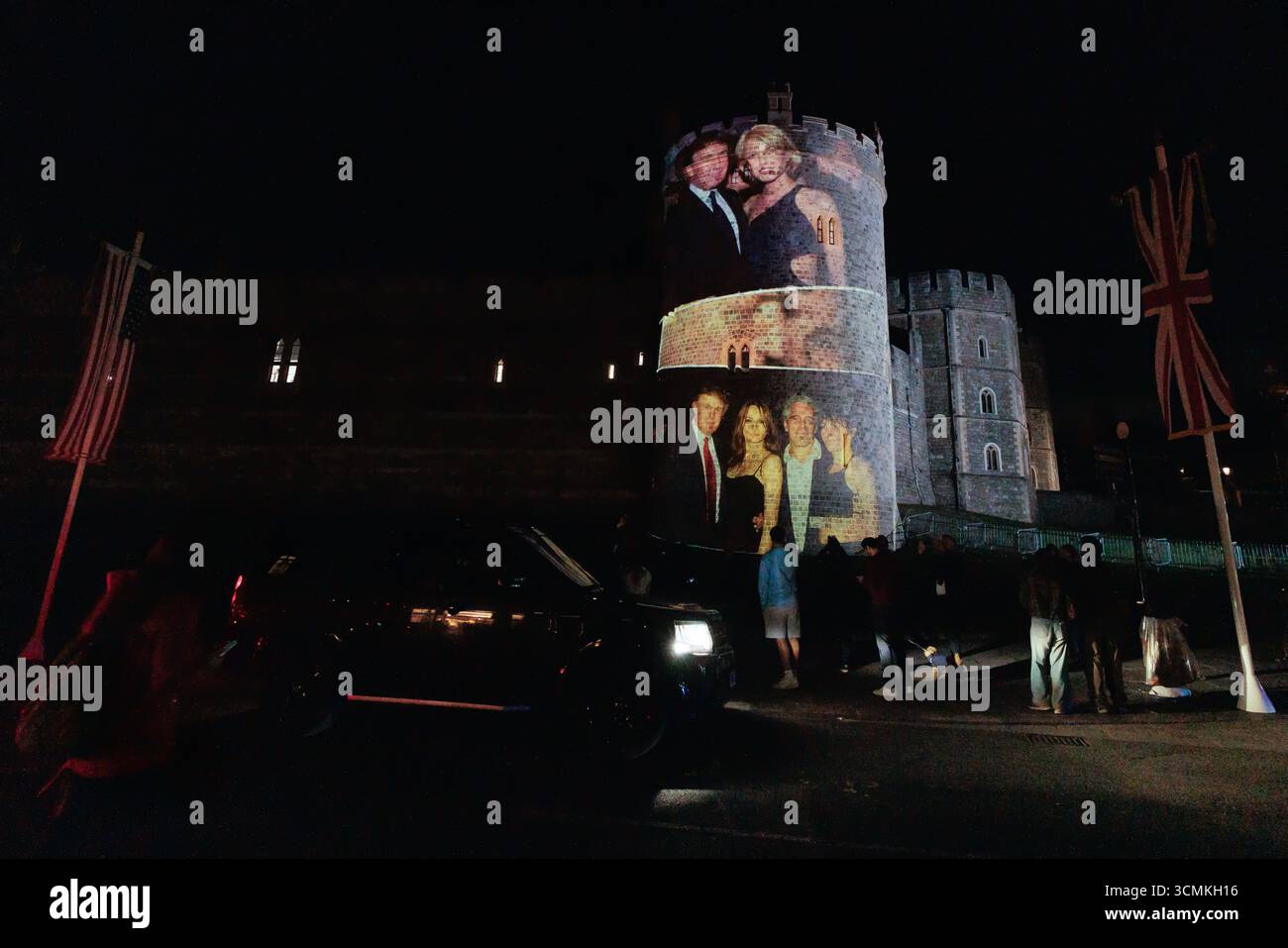 Windsor, Royaume-Uni. 16 septembre 2025. Un groupe de campagne politique dirigé par des ânes projette des images de Donald Trump et du pédophile condamné Jeffrey Epstein sur le château de Windsor alors que commence la deuxième visite d'État du président américain Trump au Royaume-Uni. Crédit : Mark Kerrison/Alamy Live News Banque D'Images