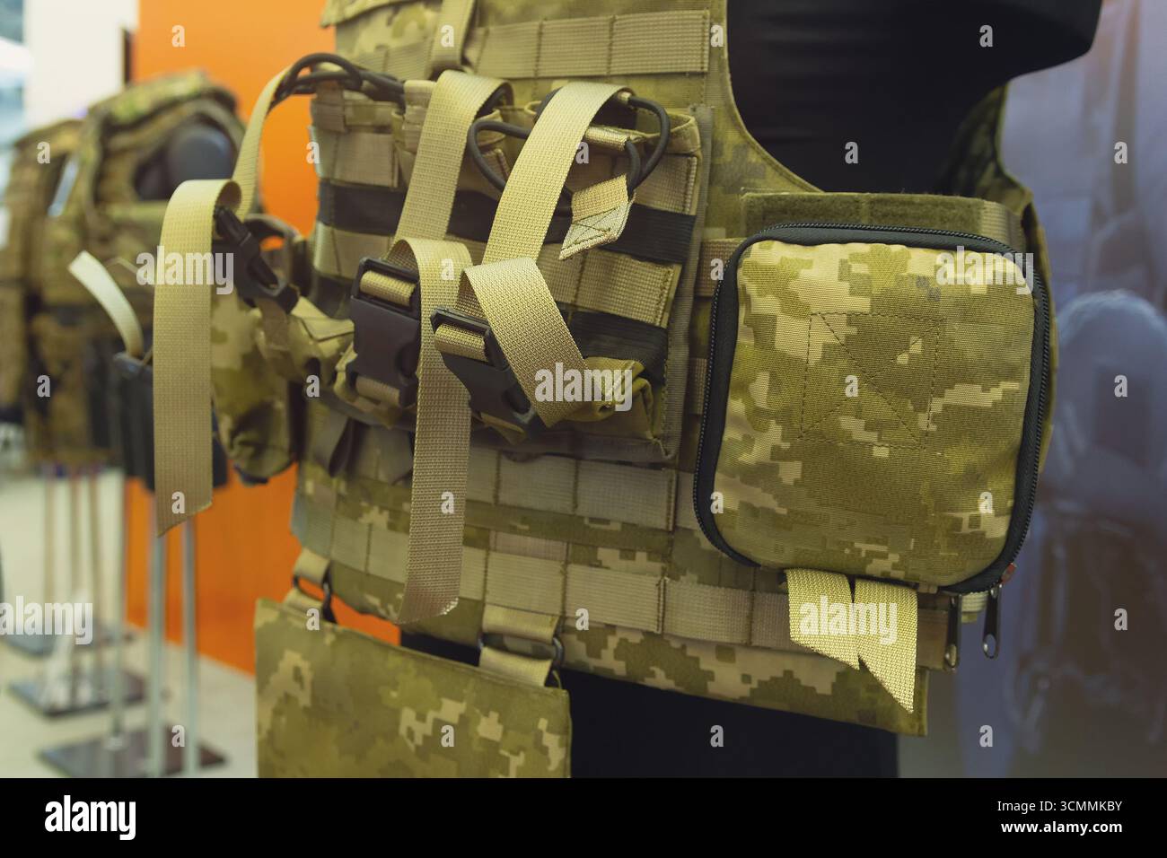 Armure corporelle sur le mannequin. Armes et sécurité Banque D'Images