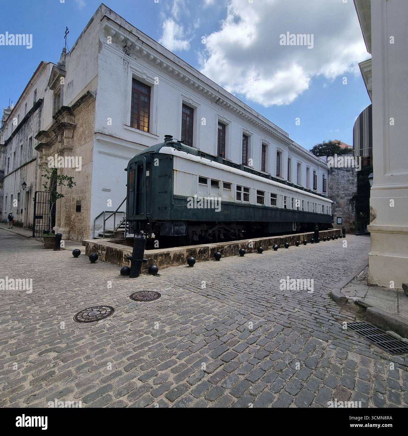 Vieux train utilisé par les présidents, y compris Fidel Castro à la Havane Cuba - Image de stock capturée avec un smartphone