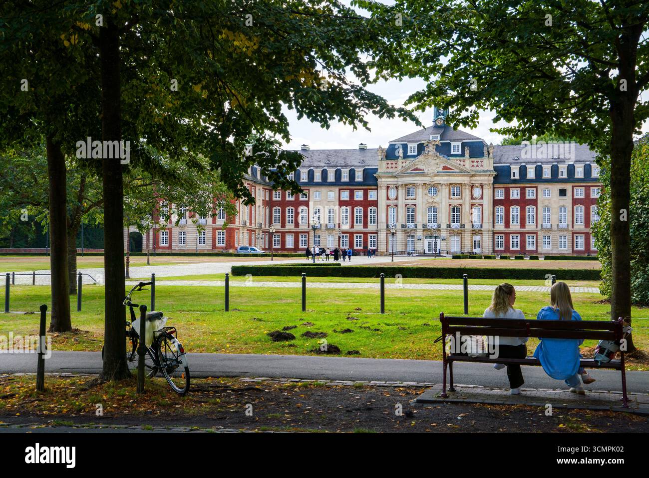 Prince Bishop's Castle, Fürstbischöflichen Schloss, Westphalian Wilhelms University, Münster, Rhénanie du Nord-Westphalie, Allemagne, Europe Banque D'Images