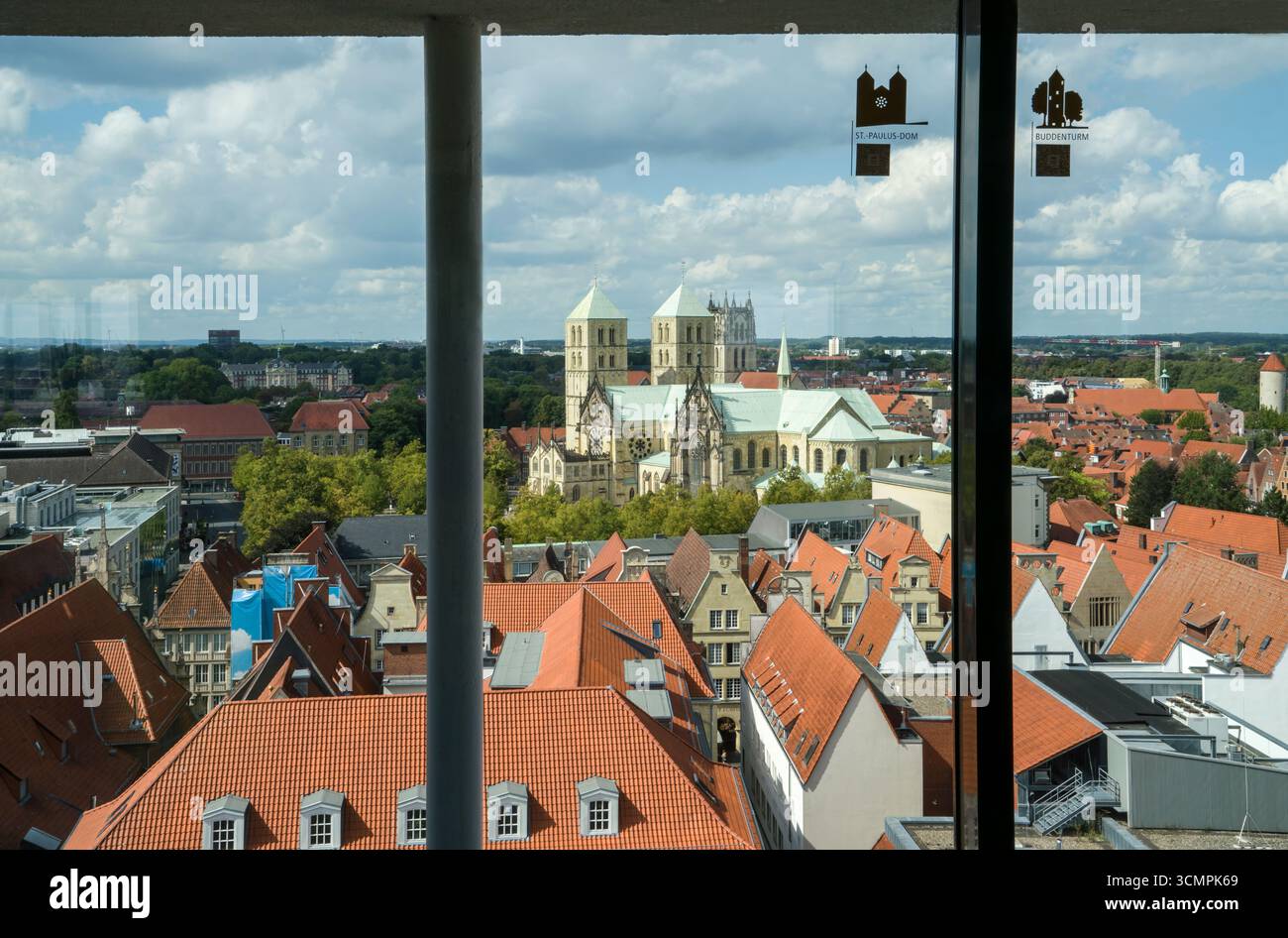 Vue aérienne, vieille ville avec cathédrale Saint-Paul et église catholique Saint-Lambert, Münster, Rhénanie-du-Nord-Westphalie, Allemagne, Europe Banque D'Images