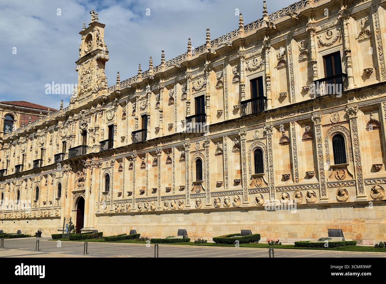 La façade de l'ancien monastère de Saint Marc de León Banque D'Images
