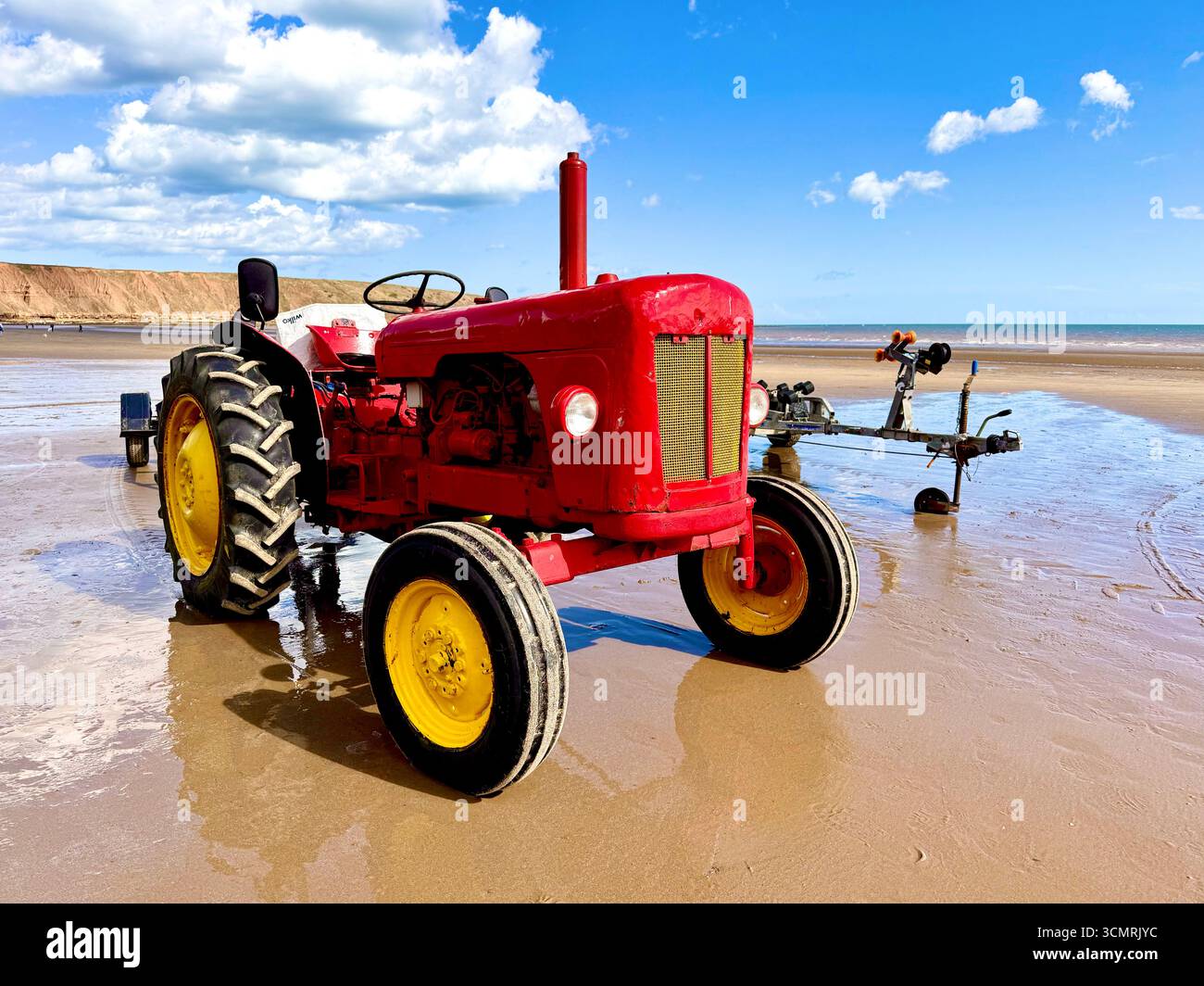 Tracteur de pêcheur sur la plage de Filey, North Yorkshire, Angleterre, Royaume-Uni Banque D'Images