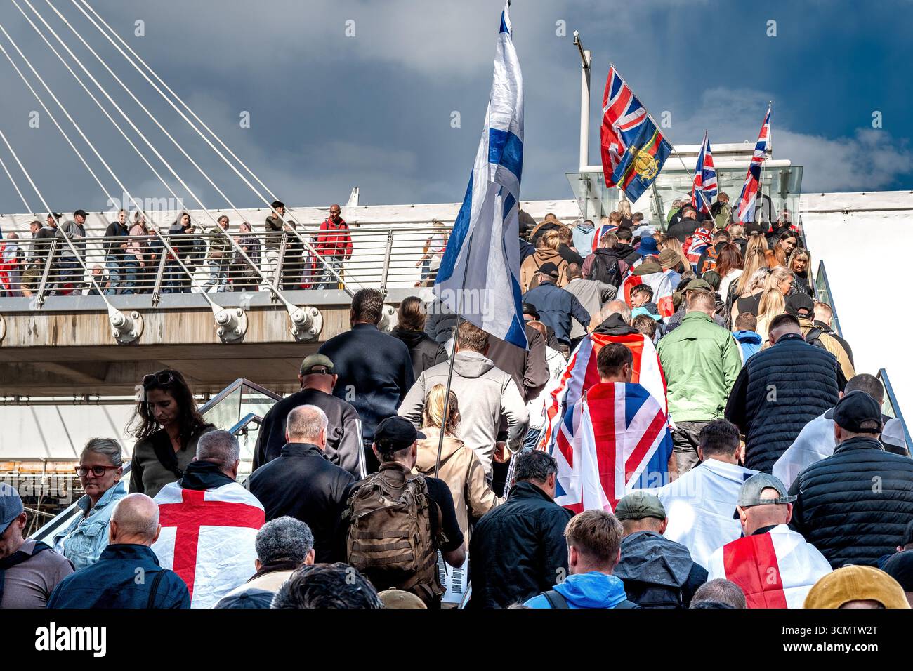 Rassemblement d'Angleterre unie, manifestation appelée par Tommy Robinson, aile droite, drapeau de l'union, drapeau de St George, Banque D'Images Rassemblement d'Angleterre unie, manifestation appelée par Tommy Robinson, aile droite, drapeau de l'union, drapeau de St George, Banque D'Images