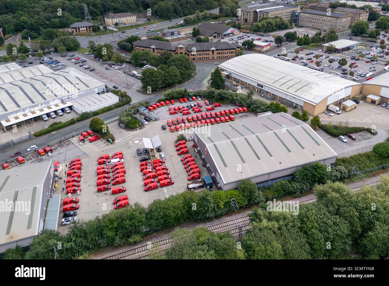 Vue aérienne des bureaux de livraison de Royal mail Bradford North, Bradford, North Yorkshire, Royaume-Uni. Banque D'Images
