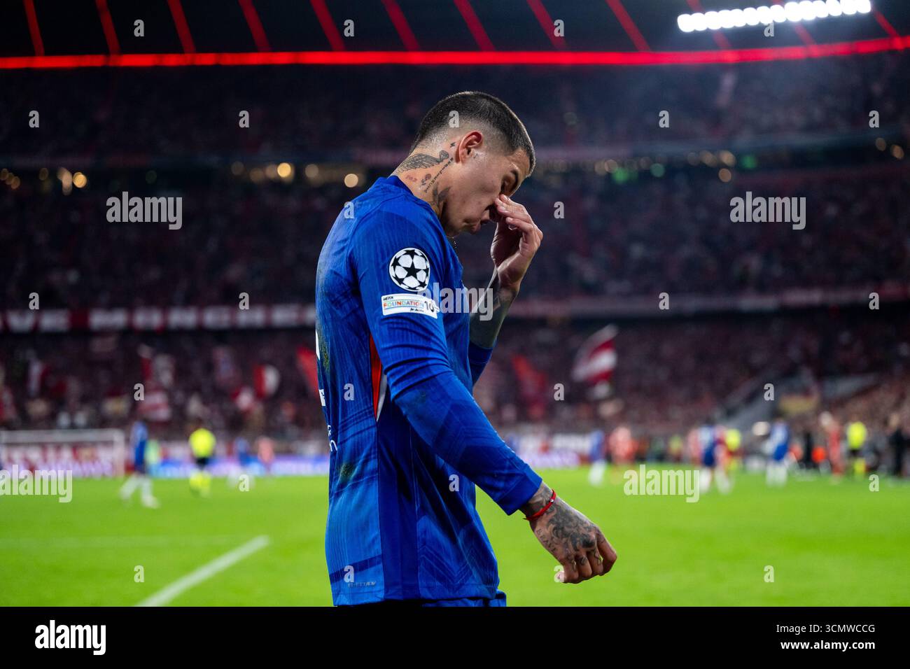 Enzo Fernandez (FC Chelsea, #08) wird ausgewechselt, GER, FC Bayern Muenchen vs FC Chelsea FC, Fussball, UEFA Champions League, Ligaphase, 1. Spieltag, saison 2025/2026, 17.09.2025 Foto : Eibner-Pressefoto/Michael Memmler Banque D'Images