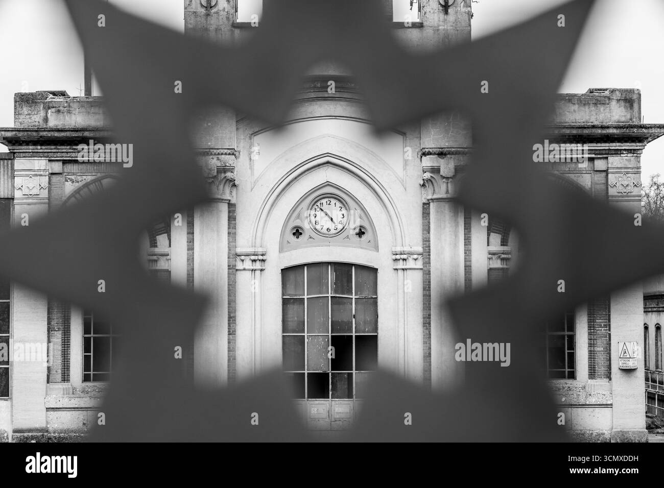 Crespi d’Adda est un village du patrimoine mondial de l’UNESCO en Italie, construit à la fin du 19ème siècle comme une ville ouvrière modèle avec une usine, des maisons soignées, et co Banque D'Images