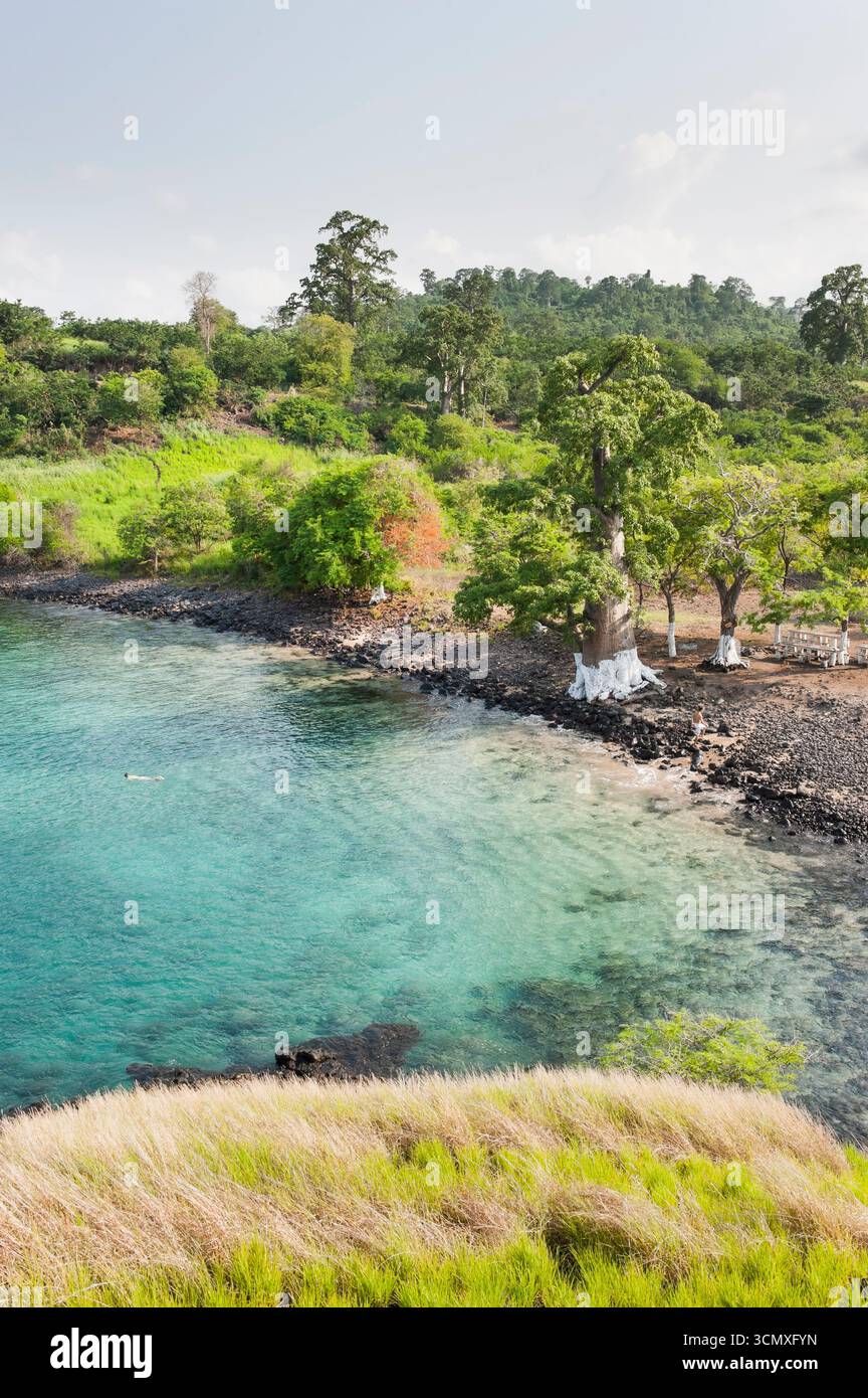 Petite crique Lagoa Azul sur la côte nord de l'île de Sao Tomé, République de Sao Tomé et principe, Afrique Banque D'Images