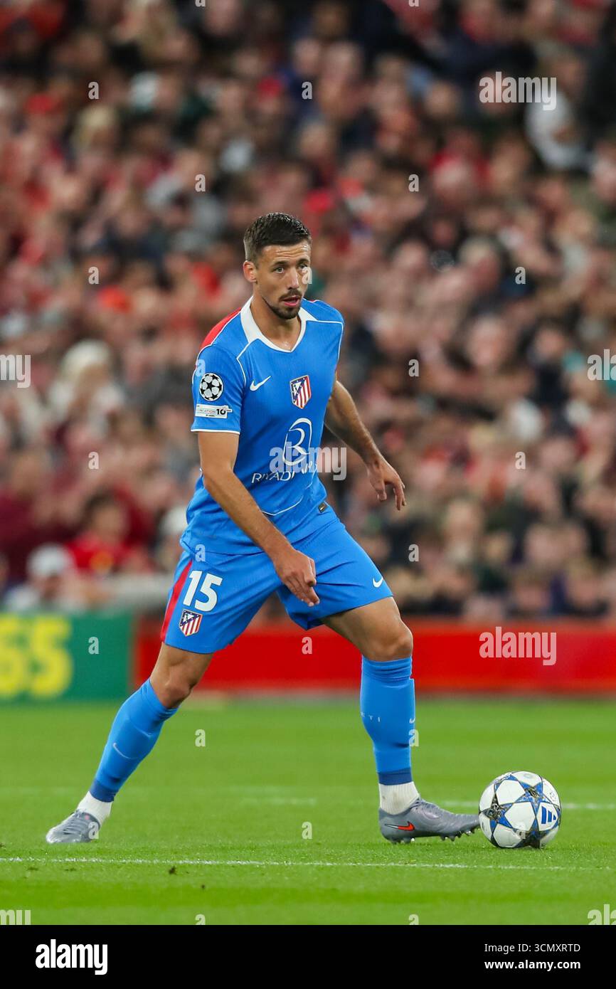 Liverpool, Royaume-Uni. 17 septembre 2025. Clément Lenglet de l'Atletico Madrid lors du match Liverpool FC - Atletico Madrid Champions League Round One à Anfield, Liverpool, Angleterre, Royaume-Uni le 17 septembre 2025 crédit : Lee Keuneke/Every second Media crédit : Every second Media/Alamy Live News Banque D'Images