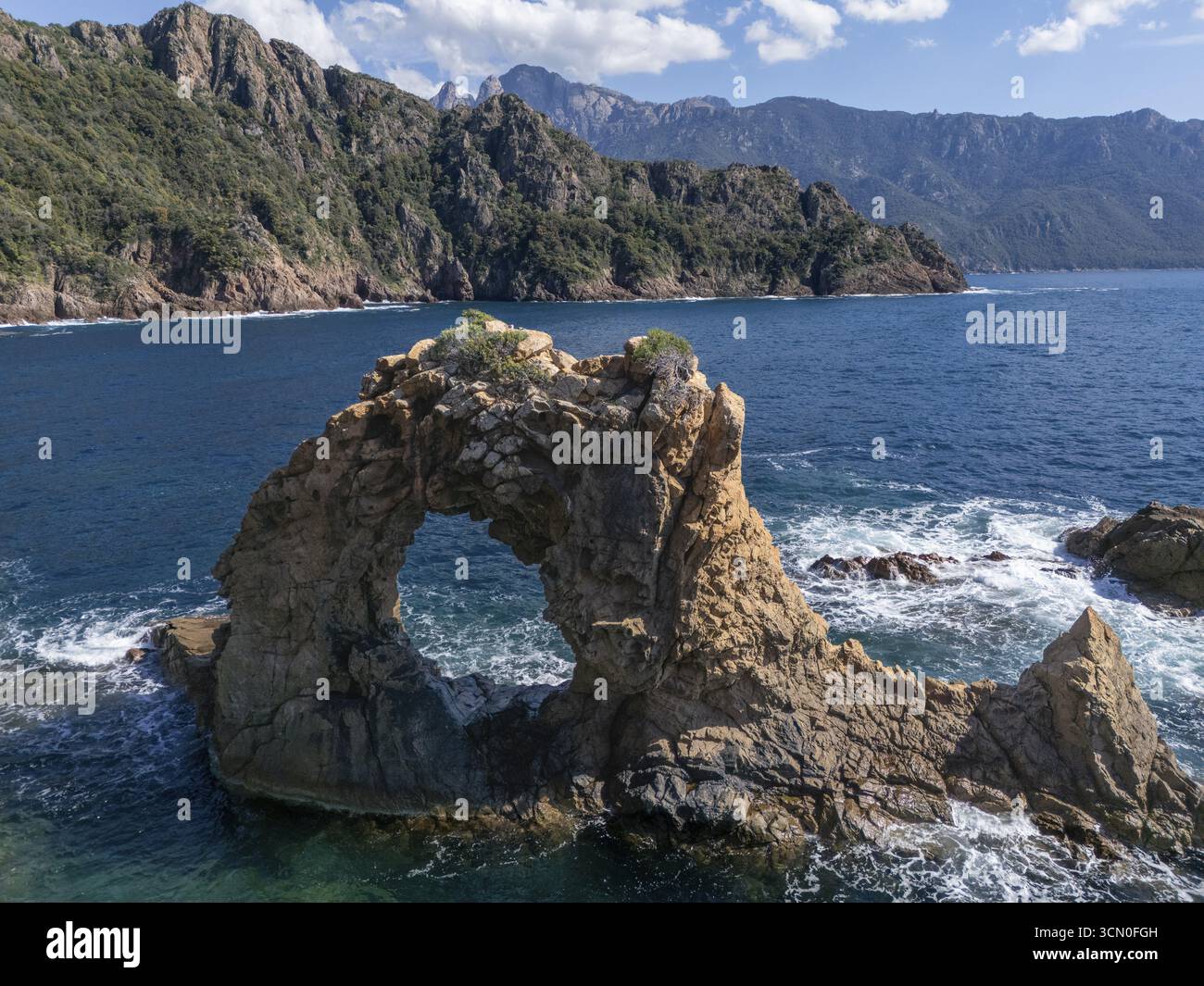 Arche de Purtellu, Golfe de Porto, Corse, France Banque D'Images