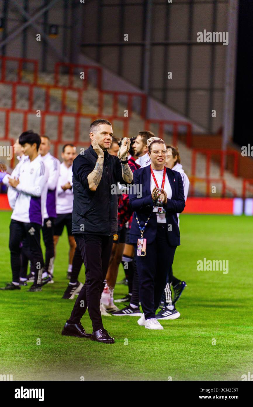 Marc Skinner célèbre la qualification de Manchester United Women pour la première fois de l'histoire de l'UEFA Champions League au Leigh Sports Village, Greater Manchester, le 18 septembre 2025 Banque D'Images