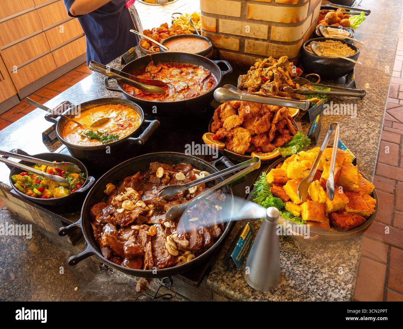 Pantanal cuisine typique exposée dans un restaurant, Mato Grosso do Sul, Brésil Banque D'Images