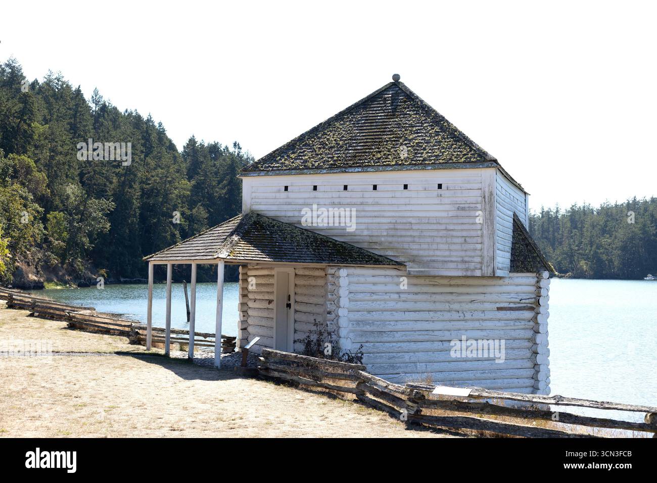 Un blockhaus au camp anglais sur l'île de San Juan dans l'État de Washington, États-Unis. Banque D'Images