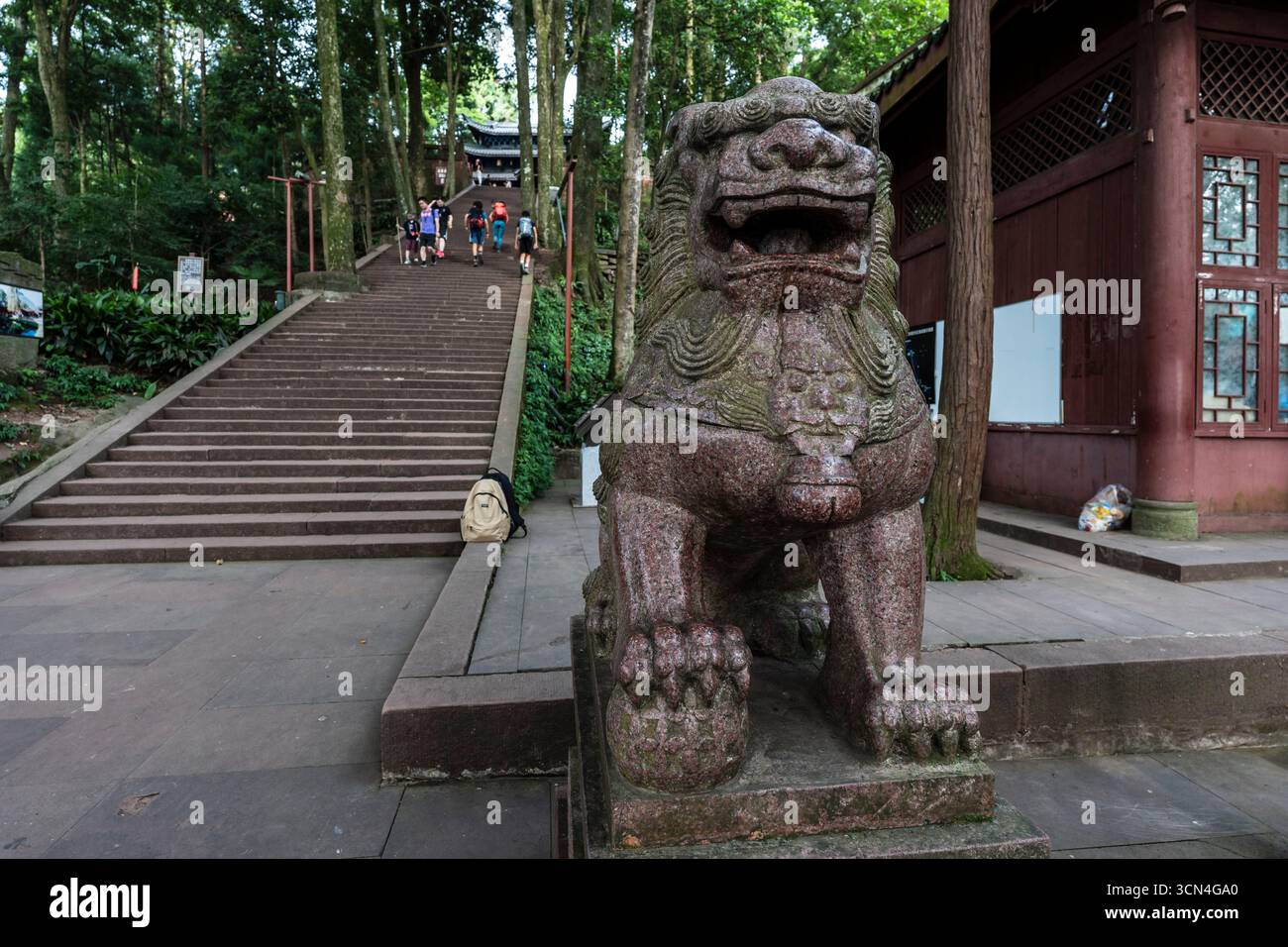Temple Wannian (« Temple des dix mille ans »), Emeishan, Préfecture de Leshan, Sichuan, République populaire de Chine, Asie Banque D'Images