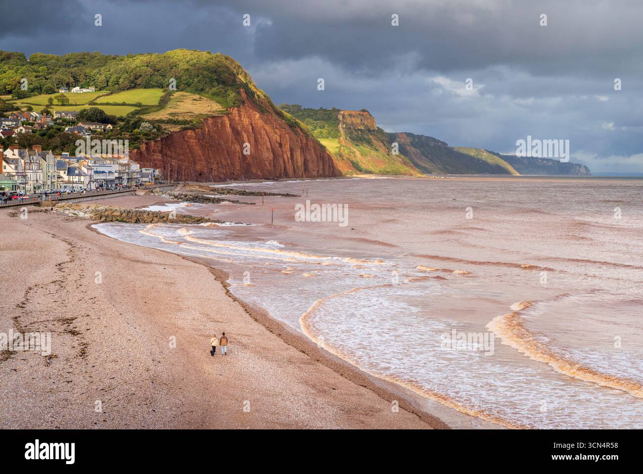 Sidmouth Beach et la falaise de Salcombe Hill, East Devon Banque D'Images