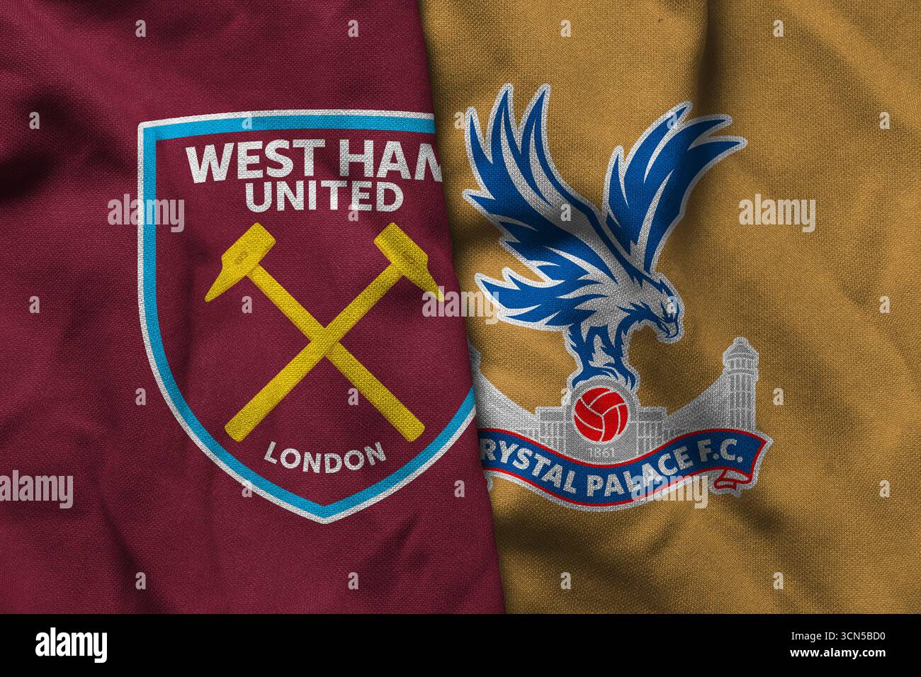 Pringsewu, Lampung ; 19 septembre 2025 ; logo du club de football West Ham texture tissu ondulé Crystal Palace match premier League match Banque D'Images