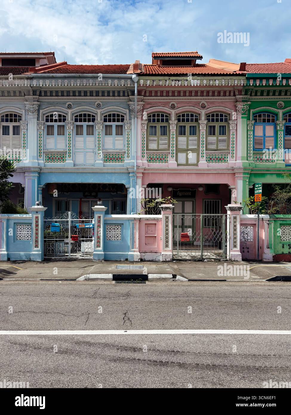 Maisons colorées dans le quartier Joo Chiat, Katong, Singapour Banque D'Images