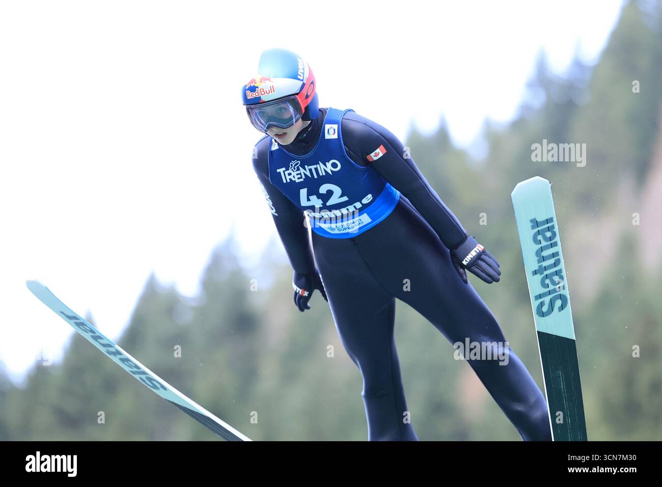19 septembre 2025 ; Val di Fiemme, Italie ; Grand Prix d'été de saut à ski FIS 2025 avant les Jeux Olympiques d'hiver de Milan Cortina 2026, épreuve féminine ; en action Alexandria Loutit (CAN) Banque D'Images