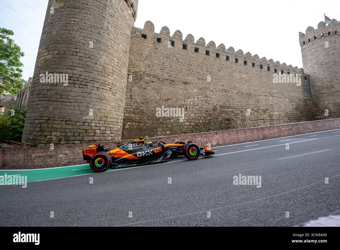 Bakou, Azerbaïdjan, 19 septembre 2025, Lando Norris, du Royaume-Uni, concourt pour McLaren F1. La pratique du Grand Prix d'Azerbaïdjan 2025, qui se déroule à Bakou, Azerbaïdjan. Crédit : Michael Potts/Alamy Live News Banque D'Images