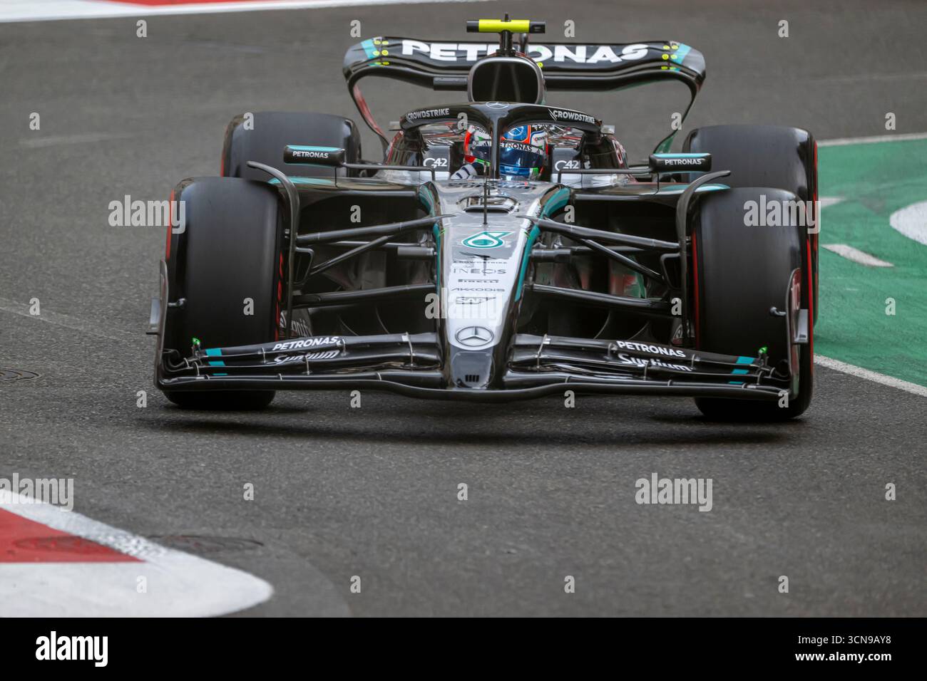Bakou, Azerbaïdjan, 19 septembre 2025, Andrea Kimi Antonelli, originaire d'Allemagne, concourt pour Mercedes. La pratique du Grand Prix d'Azerbaïdjan 2025, qui se déroule à Bakou, Azerbaïdjan. Crédit : Michael Potts/Alamy Live News Banque D'Images