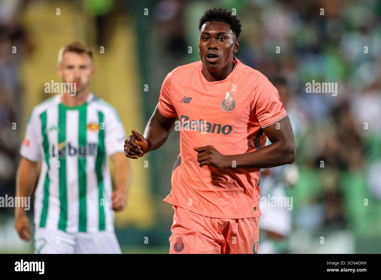 Photo de gauche à droite, Samu (FC Porto), lors de la Liga Portugal 25/26, match entre Rio Ave FC vs FC Porto à Estadio dos Arcos, Vila do Conde, Portugal. 19 septembre 2025. Crédit : Victor Sousa/Alamy Live News Banque D'Images
