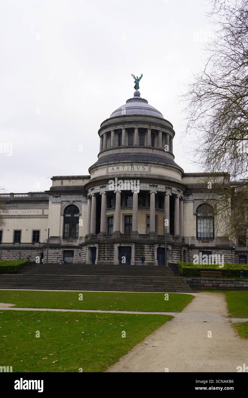 La façade des musées royaux d'Art et d'histoire, Bruxelles, Belgique Banque D'Images
