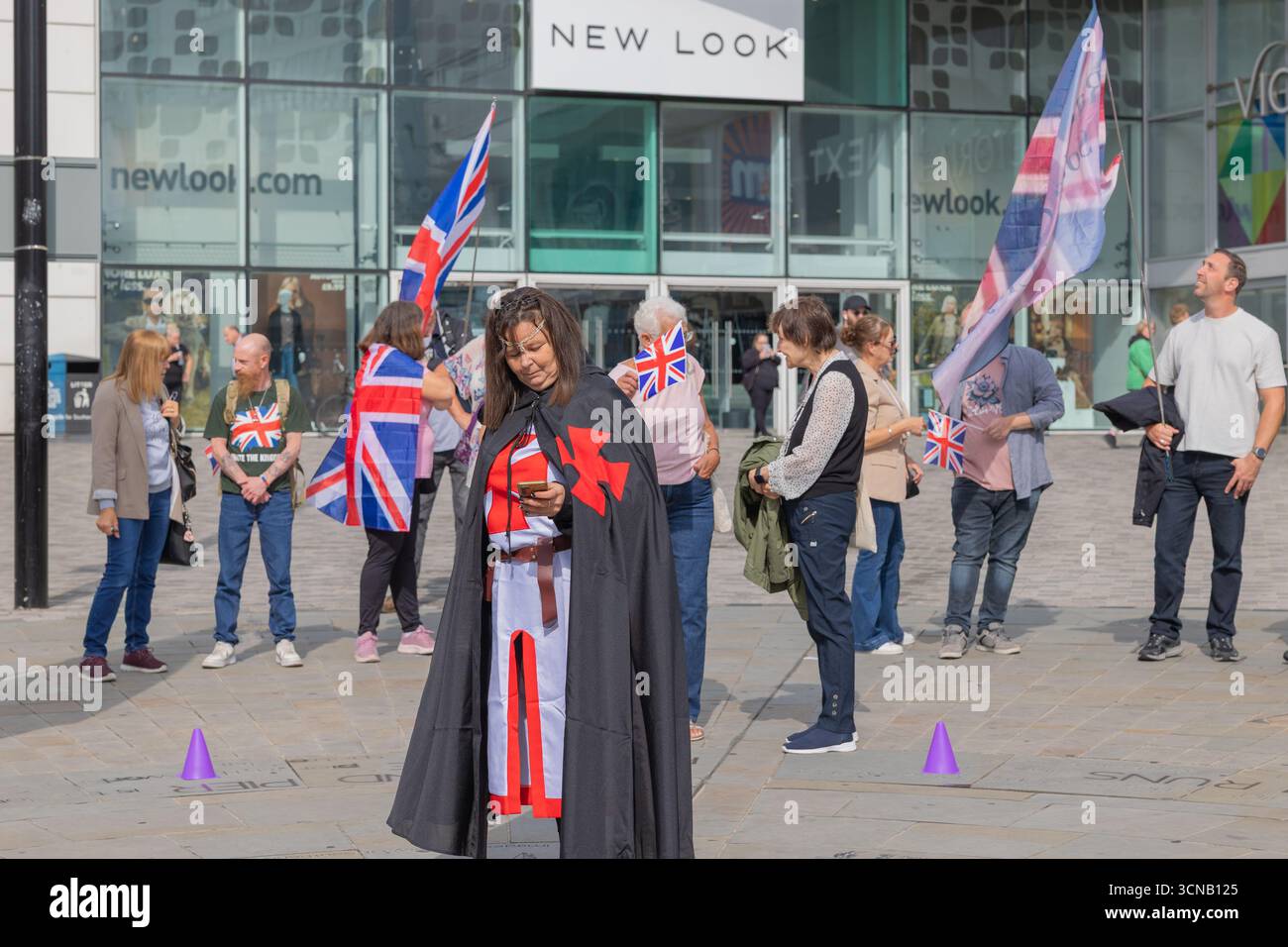 Southend on Sea, Royaume-Uni. 20 septembre 2025. Une marche de l'unité et une manifestation organisées par Francess Kray, candidate de Southend UKIP. La marche est destinée à montrer l'unité dans la ville de Southend, avec tous les gens invités à apporter leurs propres drapeaux nationaux tant qu'ils se considèrent et s'identifient comme britanniques. Penelope Barritt/Alamy Live News Banque D'Images