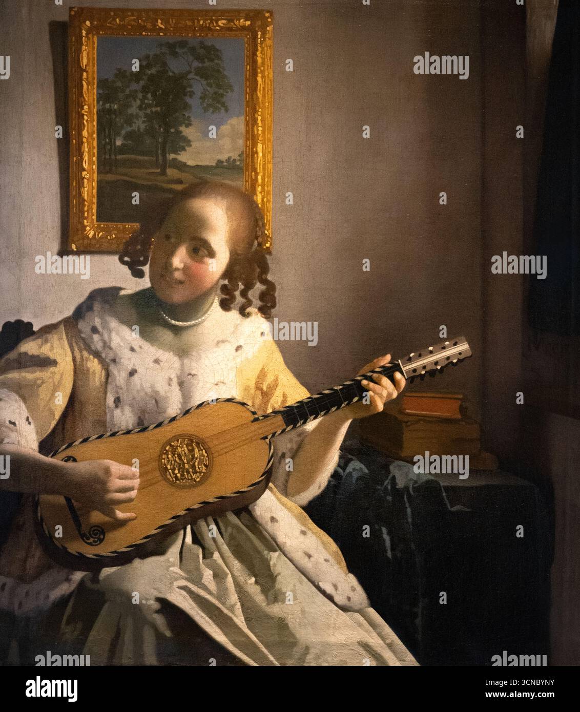 Johannes Vermeer 'The Guitar Player' 1670-72, au Royaume-Uni ; peinture Vermeer du XVIIe siècle représentant une femme jouant de la guitare. Voir aussi 3CNBYNW pour la version Philadelphie, et 3CNBYH9 pour les deux côte à côte. Peinture néerlandaise de l'âge d'or, années 1600 Banque D'Images Johannes Vermeer 'The Guitar Player' 1670-72, au Royaume-Uni ; peinture Vermeer du XVIIe siècle représentant une femme jouant de la guitare. Voir aussi 3CNBYNW pour la version Philadelphie, et 3CNBYH9 pour les deux côte à côte. Peinture néerlandaise de l'âge d'or, années 1600 Banque D'Images