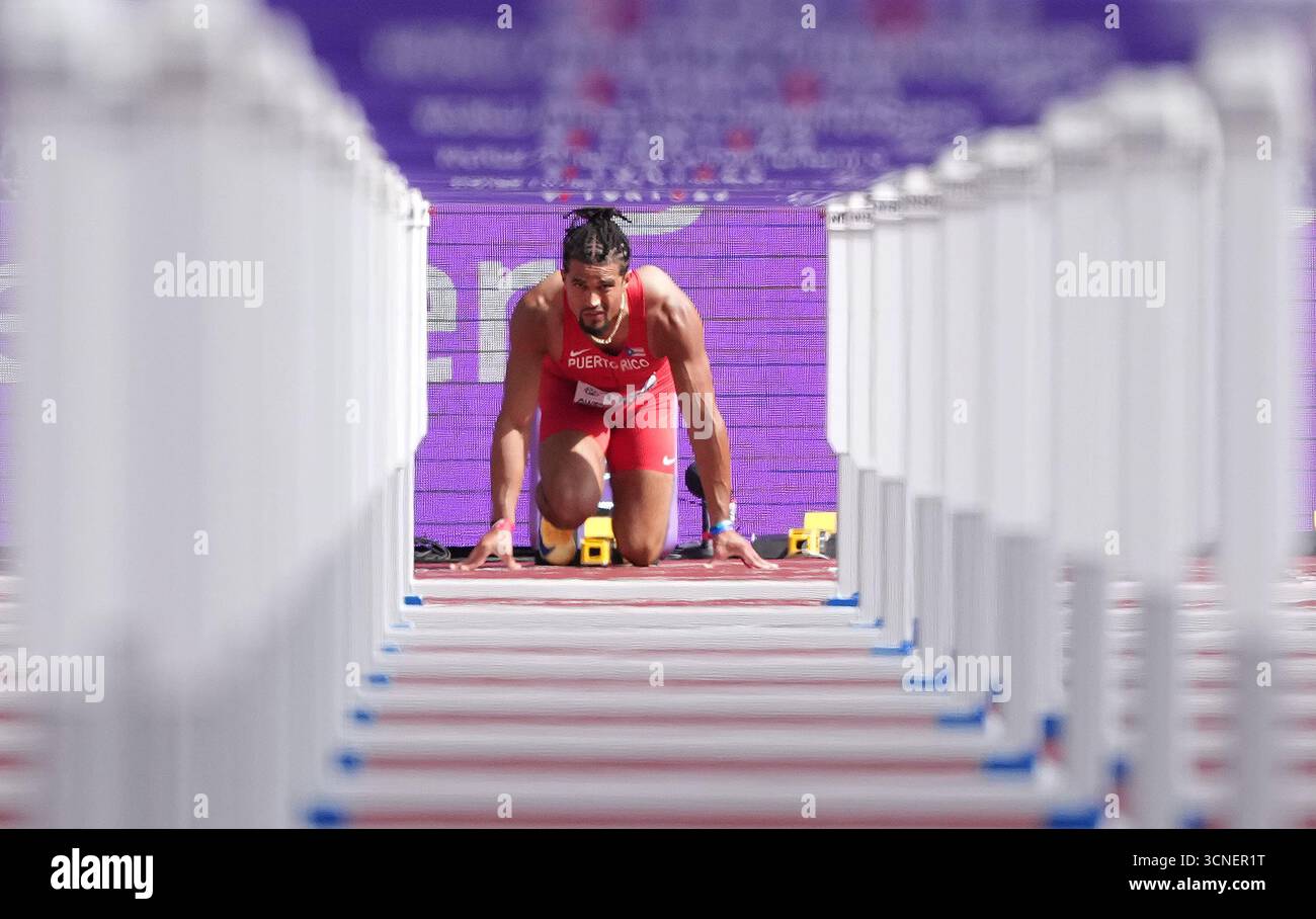 Tokyo, Japon. 21 septembre 2025. Ayden Owens-Delerme de Porto Rico se prépare à partir avant le 110 m haies de décathlon masculin aux Championnats du monde d'athlétisme 2025 à Tokyo, Japon, le 21 septembre 2025. Crédit : Jiang Han/Xinhua/Alamy Live News Banque D'Images
