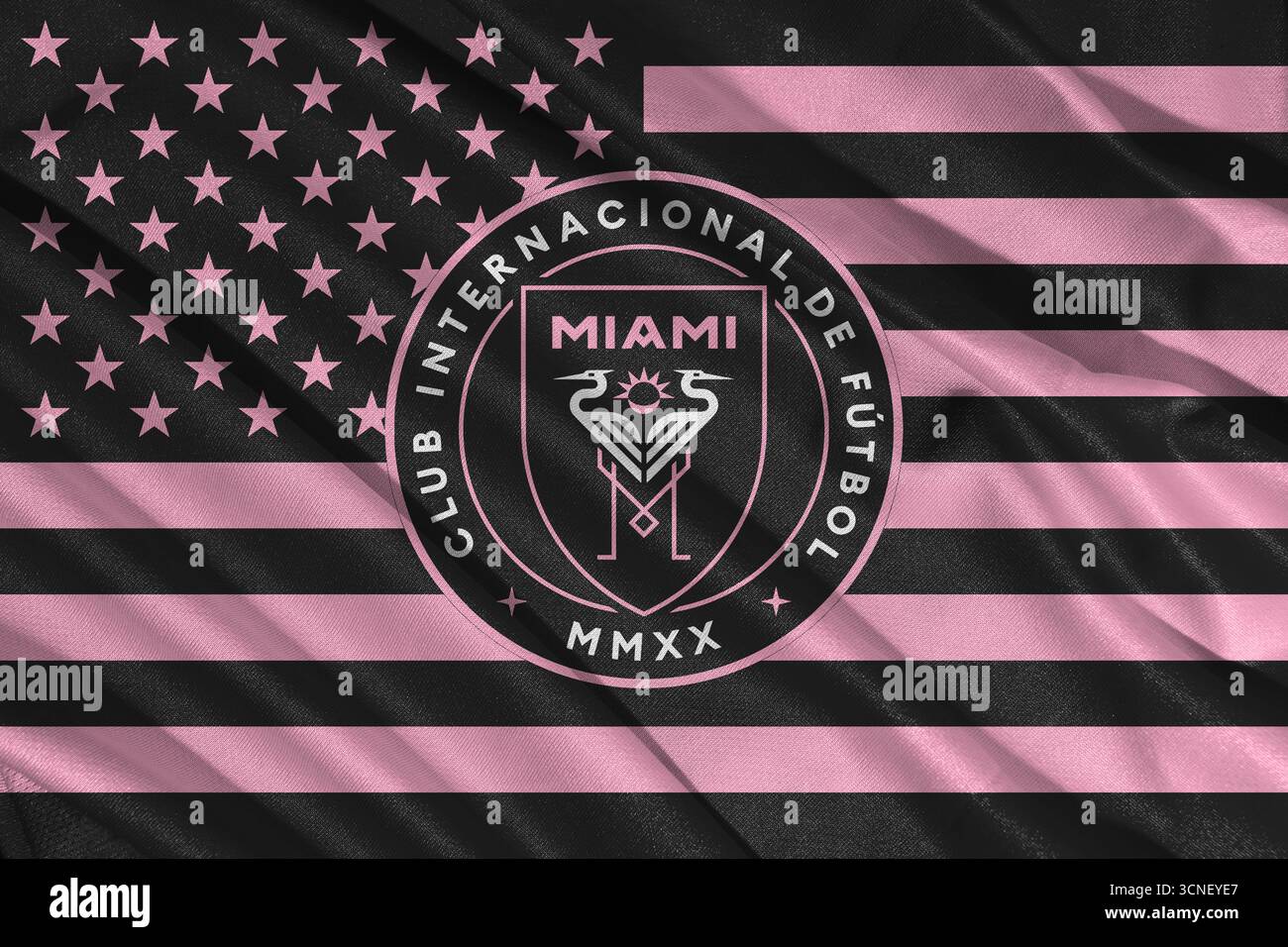 Pringsewu, Lampung ; 21 septembre 2025 ; la texture ondulée du tissu sur le logo du club de football Inter Miami dans la Major League Soccer (MLS) Banque D'Images