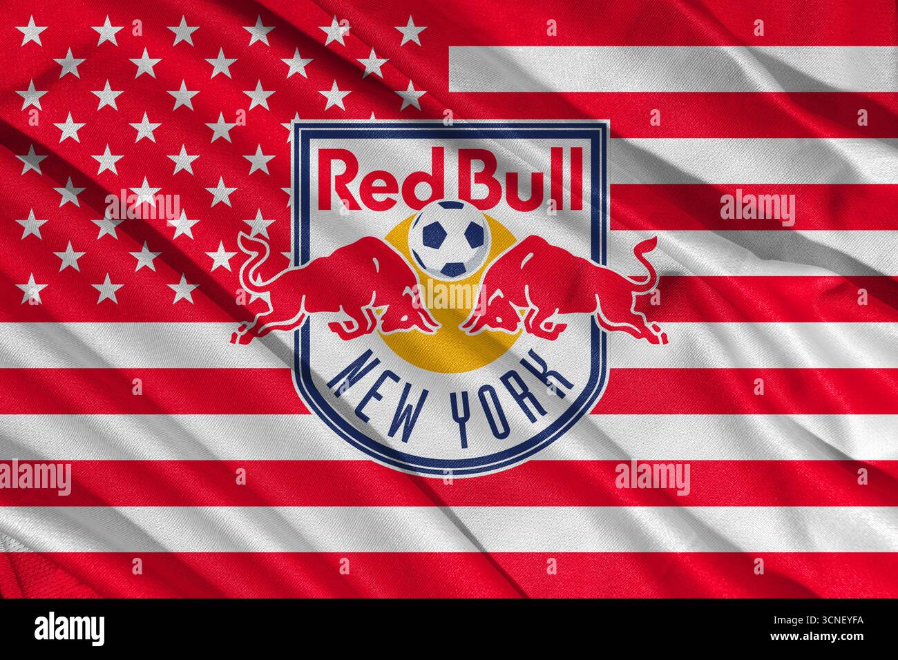 Pringsewu, Lampung ; 21 septembre 2025 ; la texture ondulée du tissu sur le logo du club de football des Red Bulls de New York dans la Major League Soccer (MLS) Banque D'Images