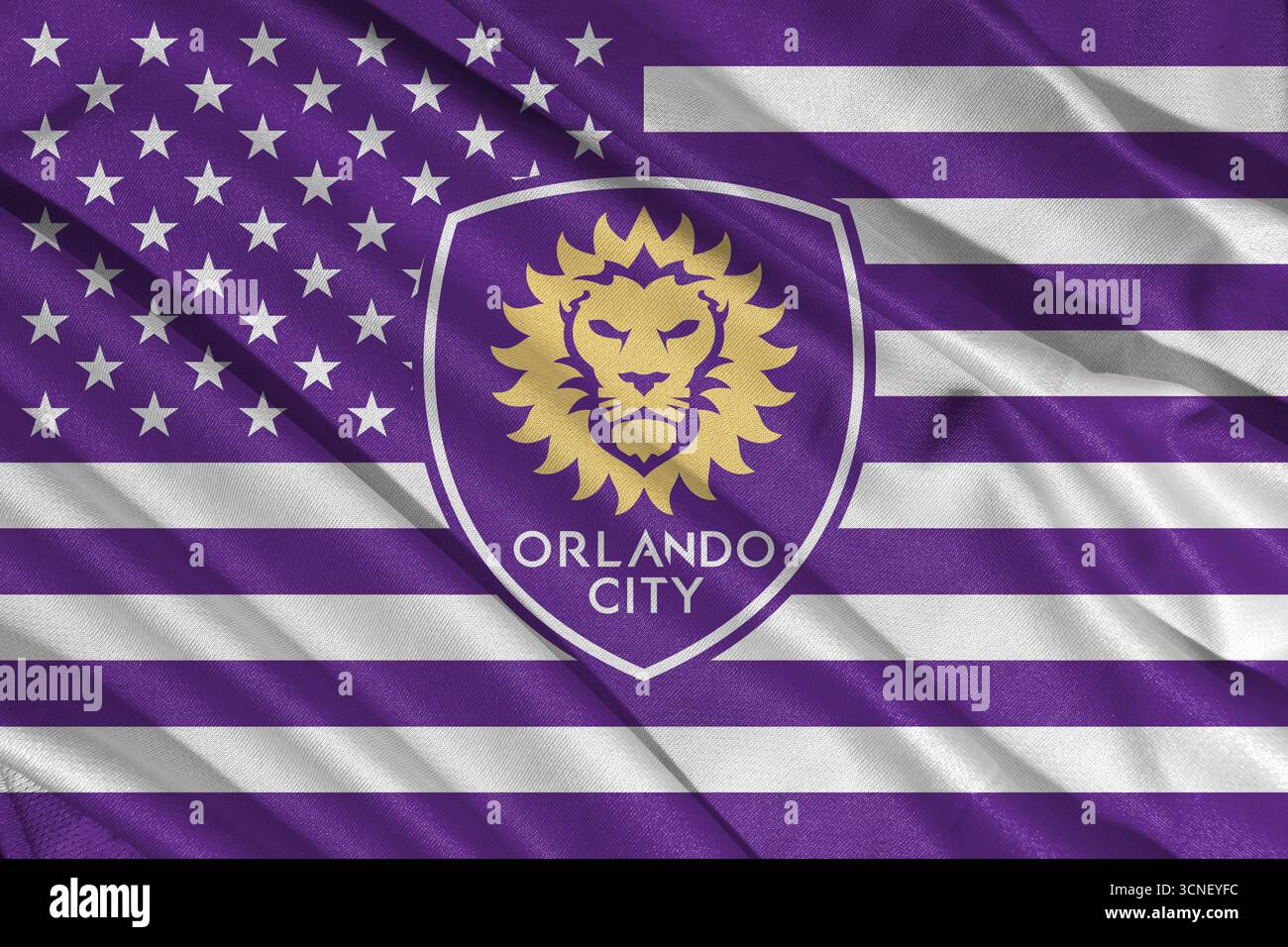 Pringsewu, Lampung ; 21 septembre 2025 ; la texture ondulée du tissu sur le logo du club de football d'Orlando City dans la Major League Soccer (MLS) Banque D'Images