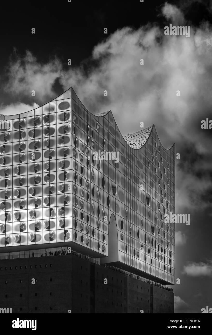 Hambourg, Allemagne - 28 juin 2025 : vue détaillée de la salle de concert Elbphilharmonie dans le centre-ville de Hambourg Banque D'Images