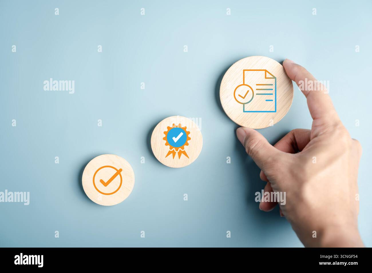 Formulaire numérique de certification avec contrôle d'approbation et assurance qualité, vérification de conformité, processus d'audit, certificat standard et document d'entreprise Banque D'Images