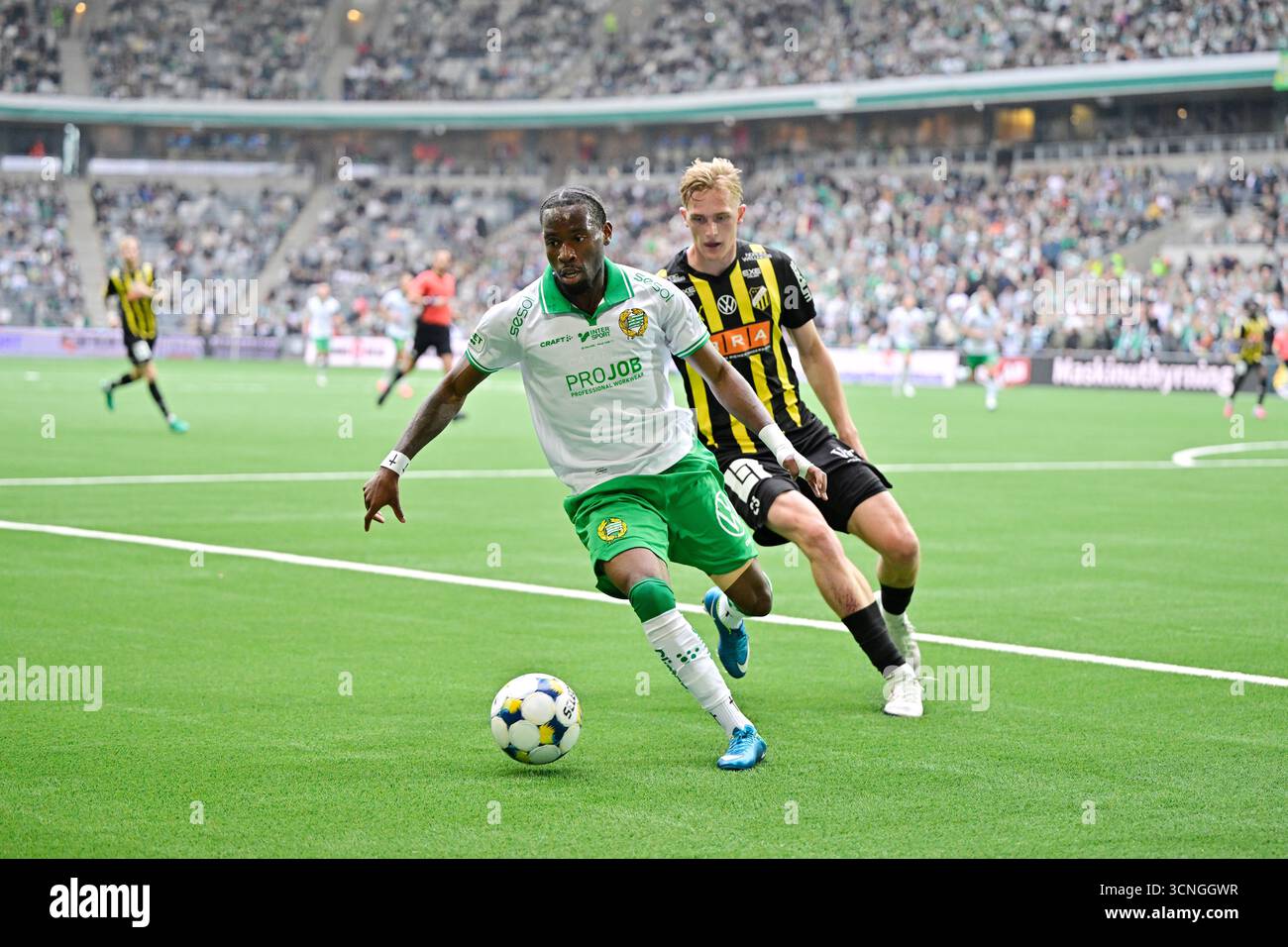 Stockholm, Sverige. 21 septembre 2025. STOCKHOLM, SVERIGE 20250921Hammarbys Obilor Denzel Okeke och Häckens Olle Samuelsson Under söndagens fotbollsmatch i allsvenskan mellan Hammarby och BK Häcken på 3Arena. Foto : Magnus Lejhall/TT/Kod 10658 crédit : TT News Agency/Alamy Live News Banque D'Images Stockholm, Sverige. 21 septembre 2025. STOCKHOLM, SVERIGE 20250921Hammarbys Obilor Denzel Okeke och Häckens Olle Samuelsson Under söndagens fotbollsmatch i allsvenskan mellan Hammarby och BK Häcken på 3Arena. Foto : Magnus Lejhall/TT/Kod 10658 crédit : TT News Agency/Alamy Live News Banque D'Images