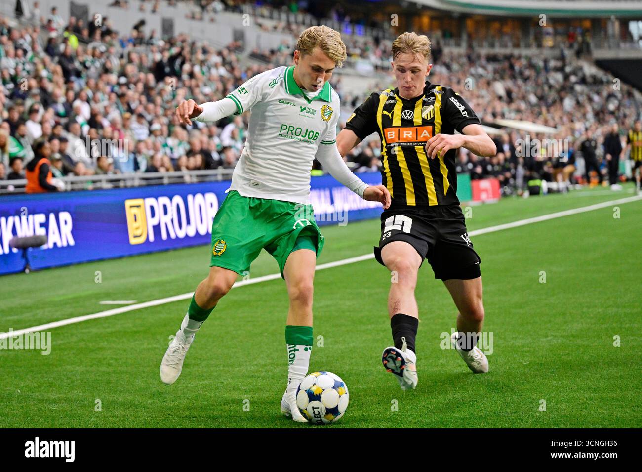 Stockholm, Sverige. 21 septembre 2025. STOCKHOLM, SVERIGE 20250921Hammarbys Wilson Lindberg Uhrström och Häckens Olle Samuelsson Under söndagens fotbollsmatch i allsvenskan mellan Hammarby och BK Häcken på 3Arena. Foto : Magnus Lejhall/TT/Kod 10658 crédit : TT News Agency/Alamy Live News Banque D'Images Stockholm, Sverige. 21 septembre 2025. STOCKHOLM, SVERIGE 20250921Hammarbys Wilson Lindberg Uhrström och Häckens Olle Samuelsson Under söndagens fotbollsmatch i allsvenskan mellan Hammarby och BK Häcken på 3Arena. Foto : Magnus Lejhall/TT/Kod 10658 crédit : TT News Agency/Alamy Live News Banque D'Images