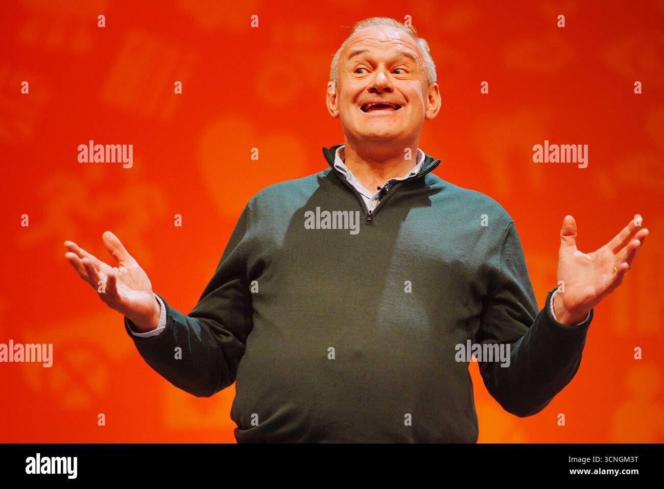Le leader des libéraux démocrates Sir Ed Davey prononce un discours lors de la conférence d'automne de son parti, au Centre de conférences de Bournemouth dans le Dorset. Date de la photo : dimanche 21 septembre 2025. Banque D'Images Le leader des libéraux démocrates Sir Ed Davey prononce un discours lors de la conférence d'automne de son parti, au Centre de conférences de Bournemouth dans le Dorset. Date de la photo : dimanche 21 septembre 2025. Banque D'Images