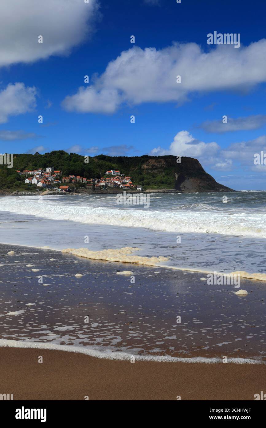 Vue sur la baie de Runswick, village de Runswick, côte du Yorkshire du Nord, Angleterre, Royaume-Uni Banque D'Images